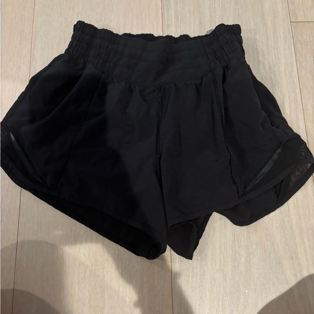 LULULEMON hotty hot 2.5 in high rise